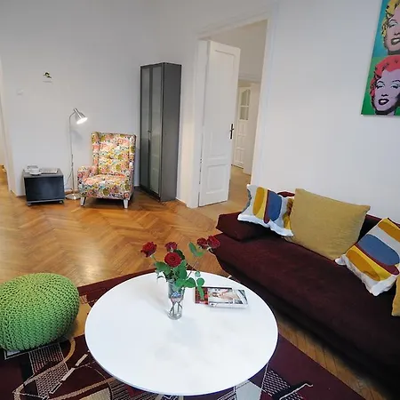 Sebastian Bis Apartman *